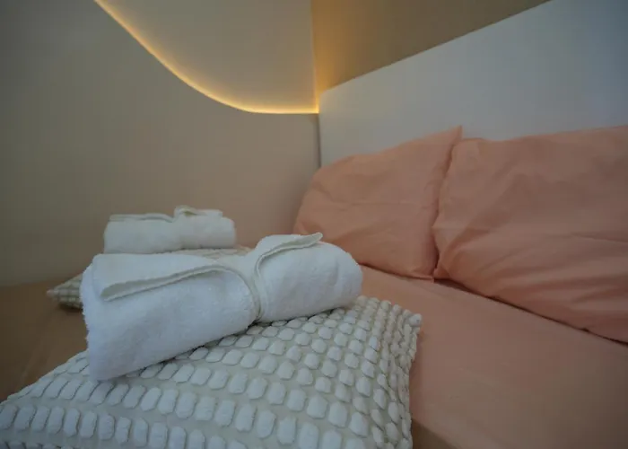 Apartment Cozy 1br Staycation With Pool And Near Moa
